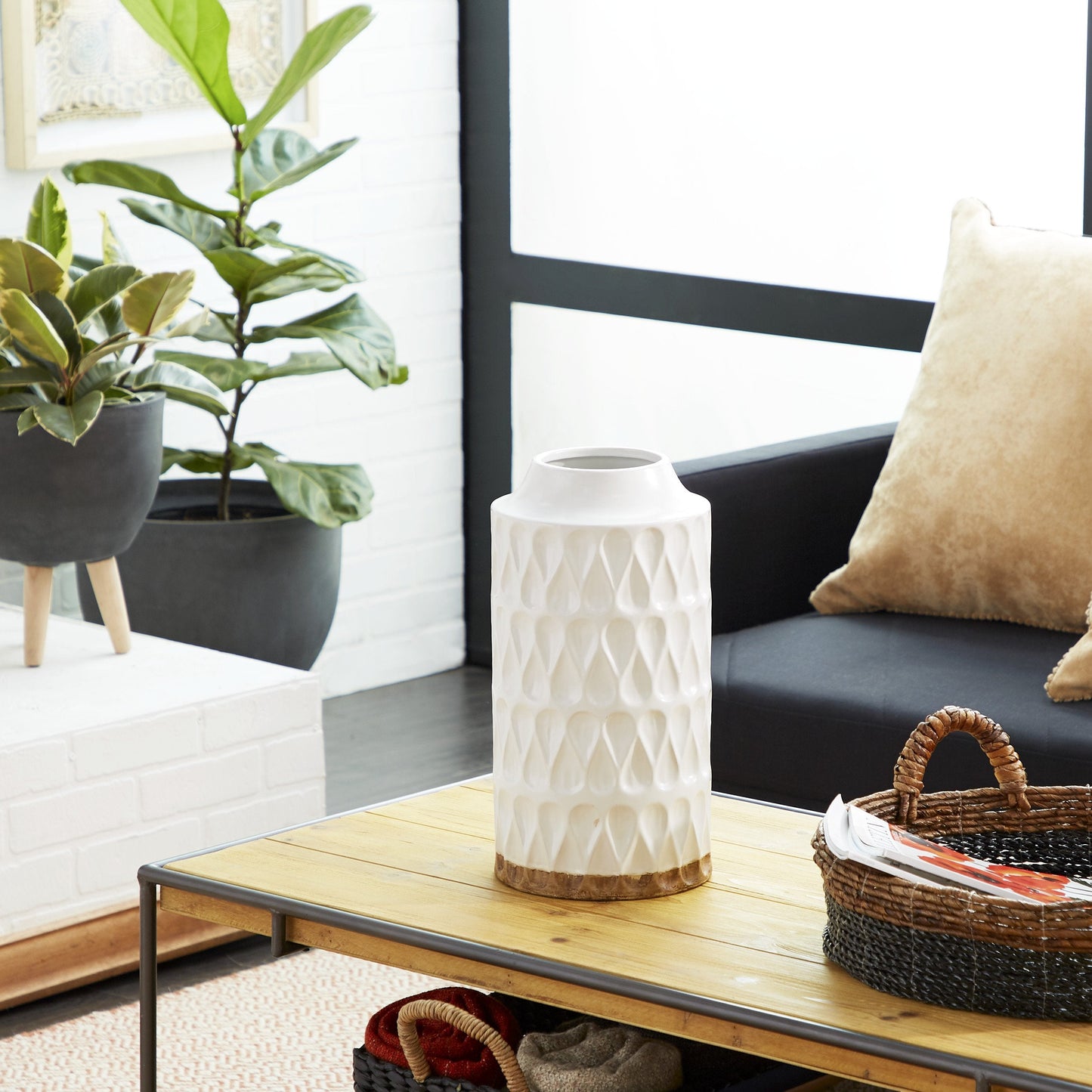 Vase en porcelaine texturée