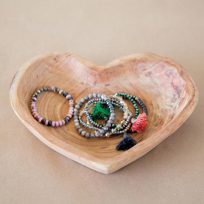 Bol en forme de cœur sculpté à la main