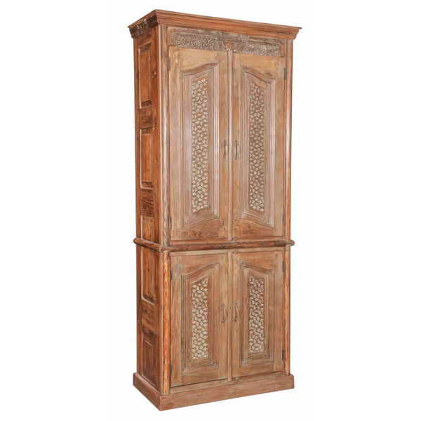Armoire en bois sculptée à la main