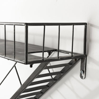 Étagère d'escalier de secours montée à Gastown