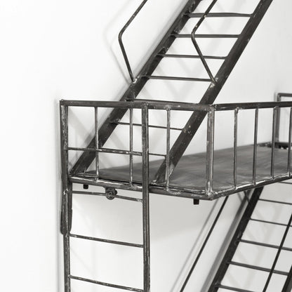 Étagère d'escalier de secours montée à Gastown