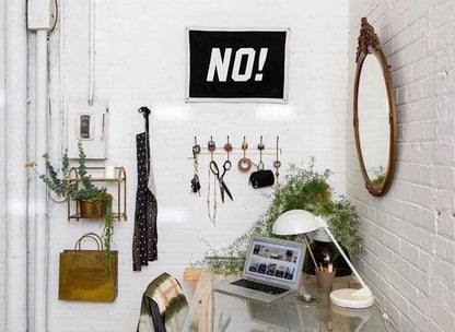 Non ! Drapeau du camp