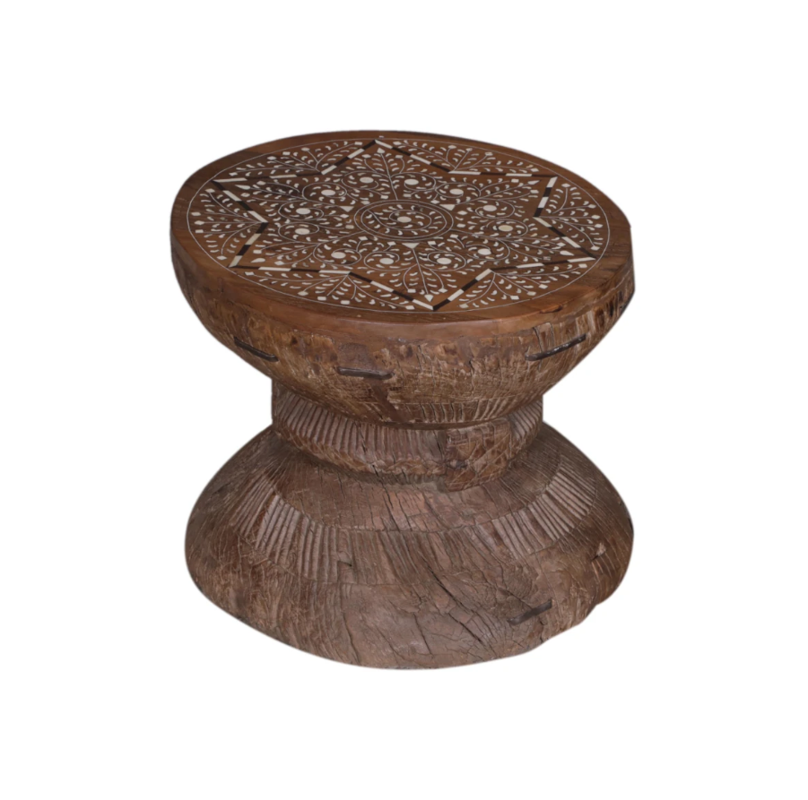 Tabouret en bois incrusté d'os