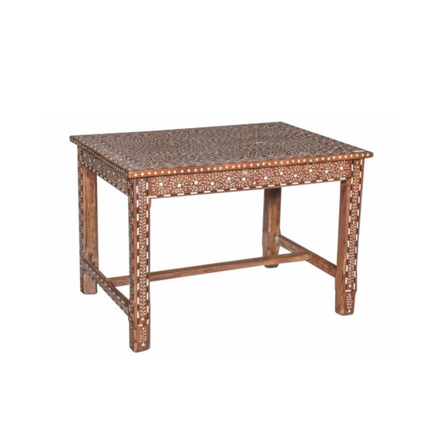 Table en teck avec incrustations d'os