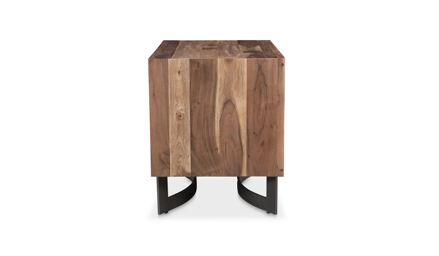 Table de chevet tordue