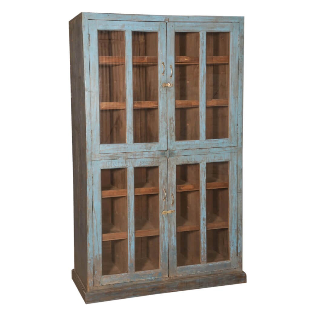 Armoire en bois avec vitre