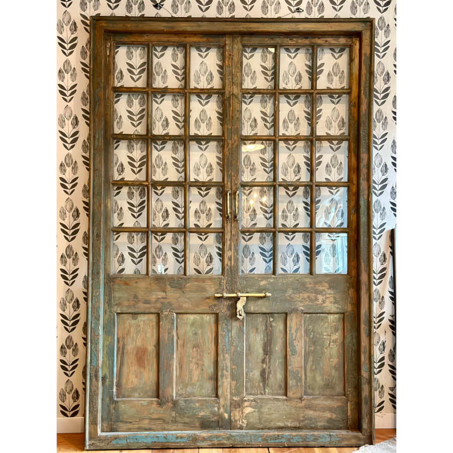 Porte en bois avec cadre