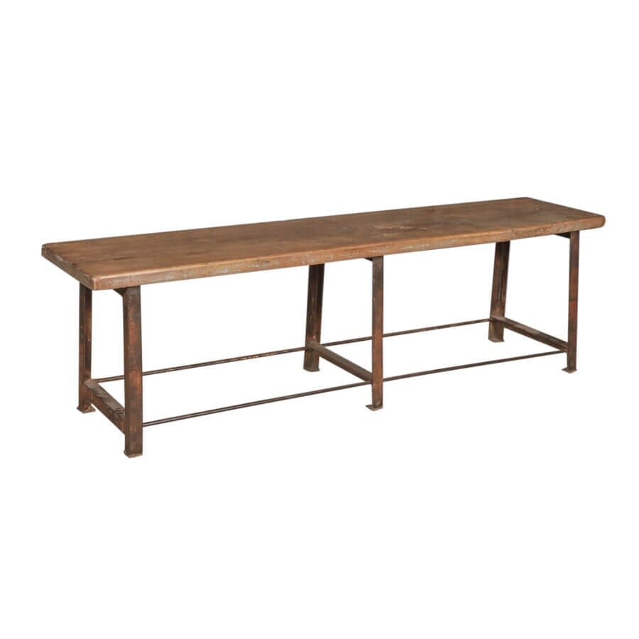 Banc en fer avec plateau en bois