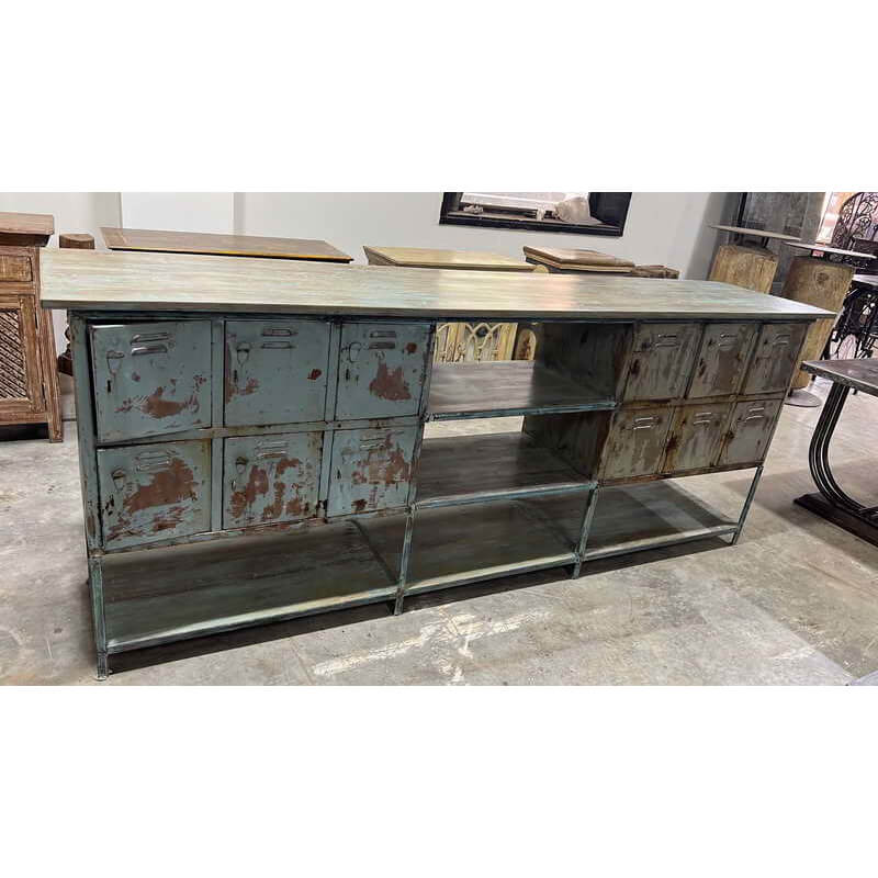 Buffet en fer avec plateau en bois