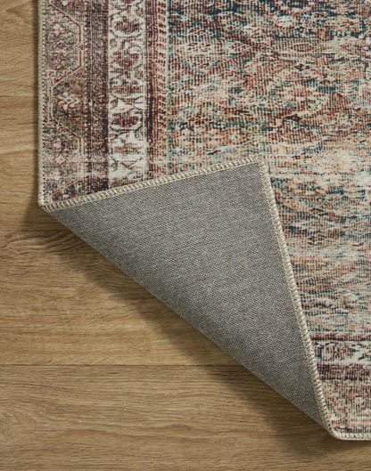 Tapis Chris Loves Julia X Loloi Jules couleur encre/terre cuite