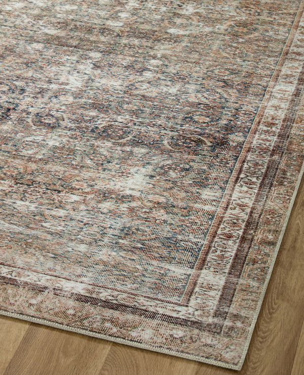 Tapis Chris Loves Julia X Loloi Jules couleur encre/terre cuite