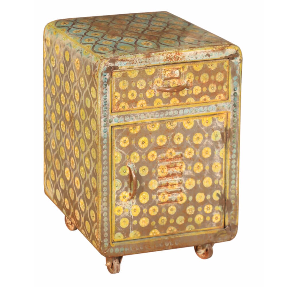 Armoire en fer peint