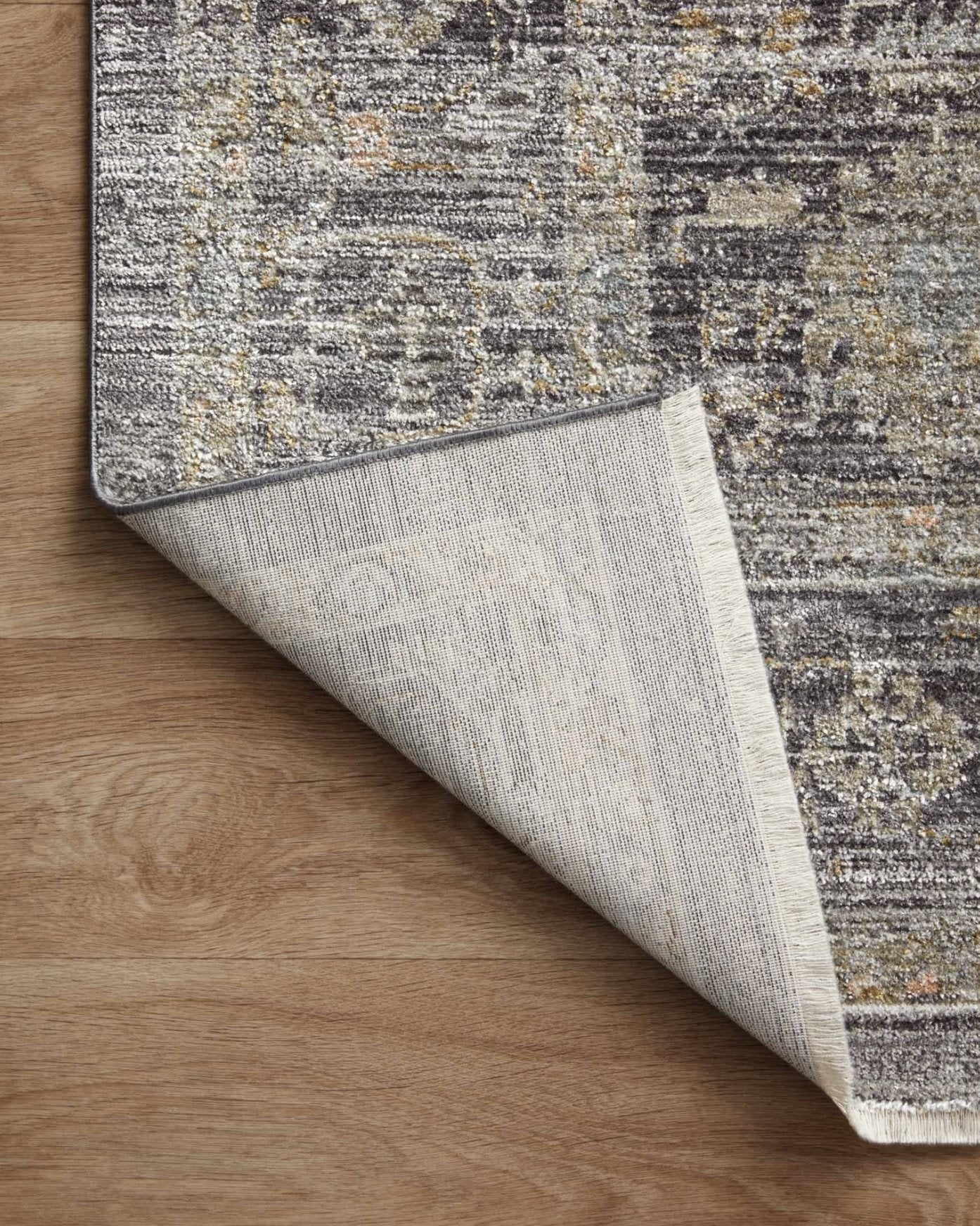 Tapis Jean Stoffer x Loloi Katherine en coloris Midnight/Tobacco