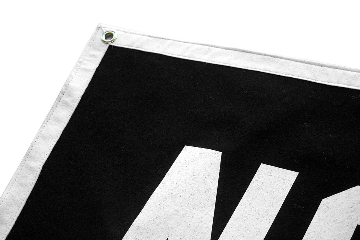 Non ! Drapeau du camp