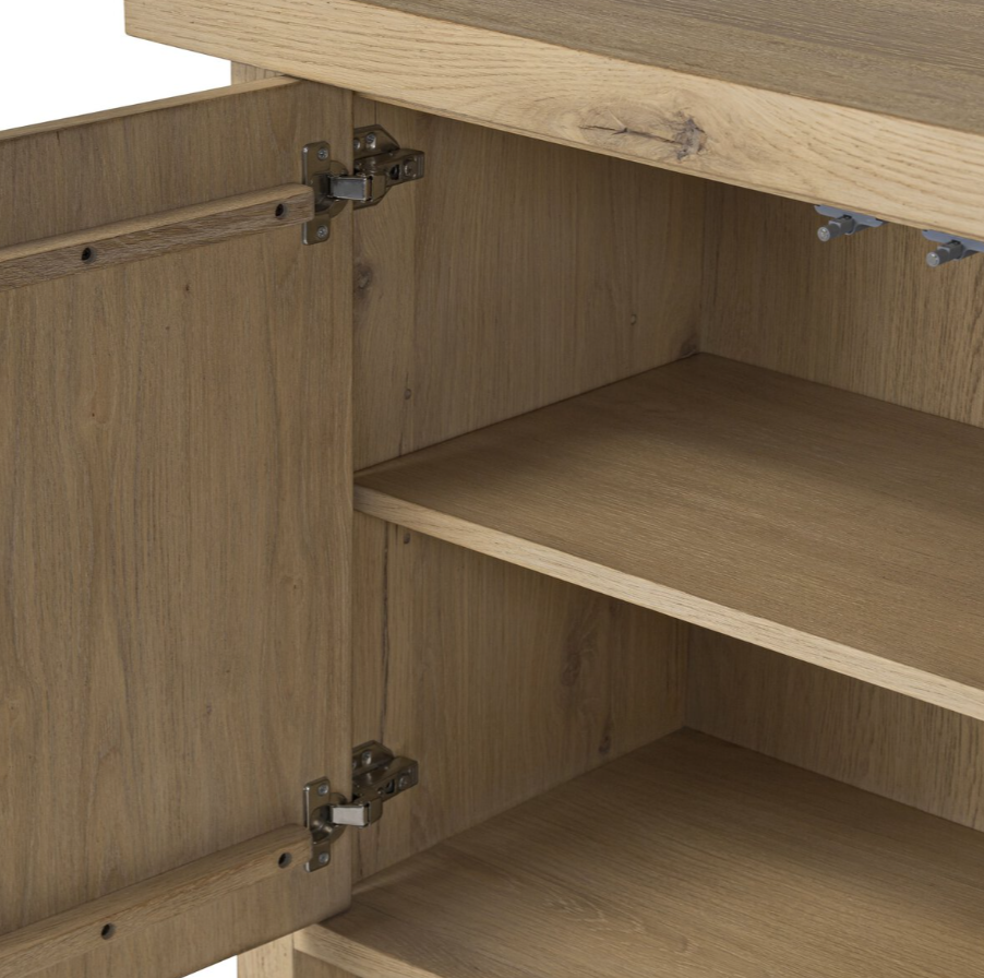 Buffet Norely à quatre mains d'Amber Lewis