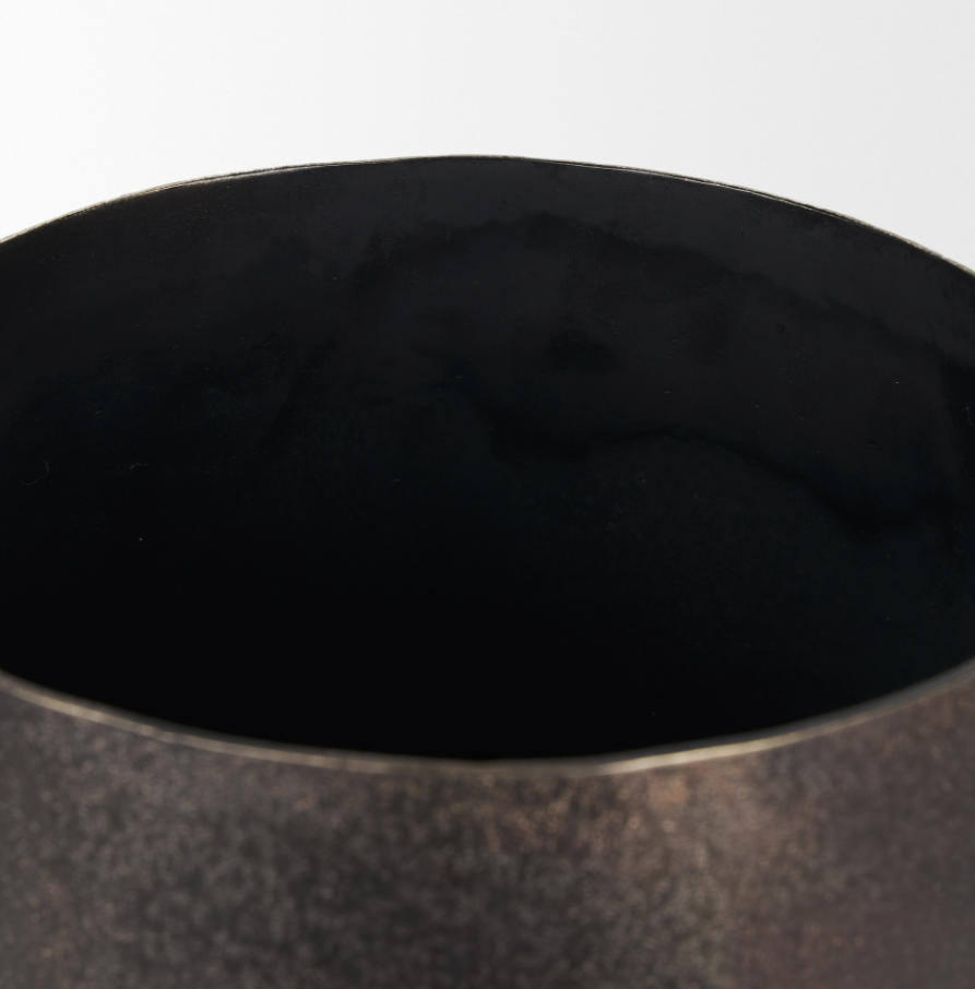 Jardinières en métal texturé Quade