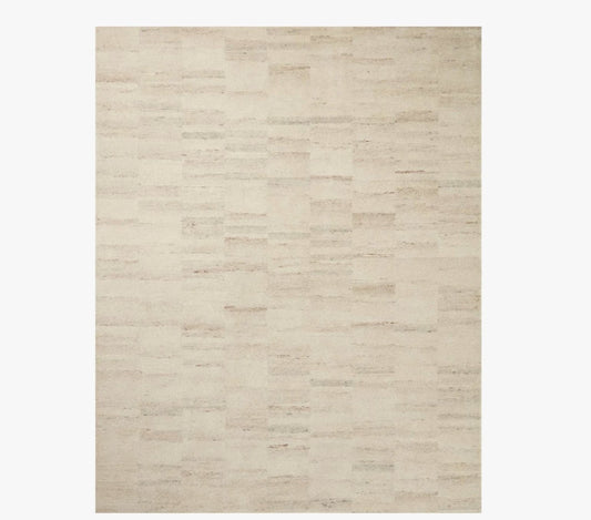 Tapis Amber Lewis x Loloi Rocky en coloris Naturel/Brouillard