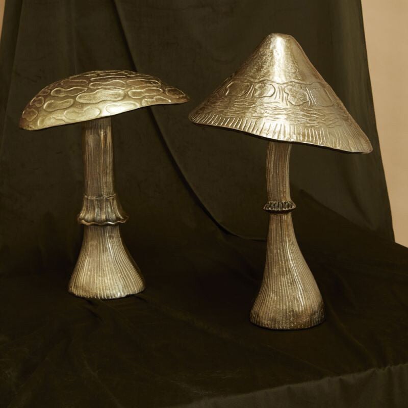 Sculpture de champignon en or enchanteur