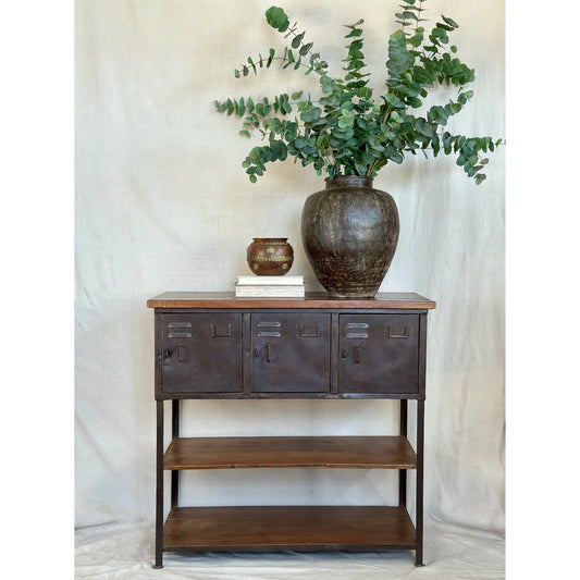 Table de rangement en fer forgé fabriquée à la main